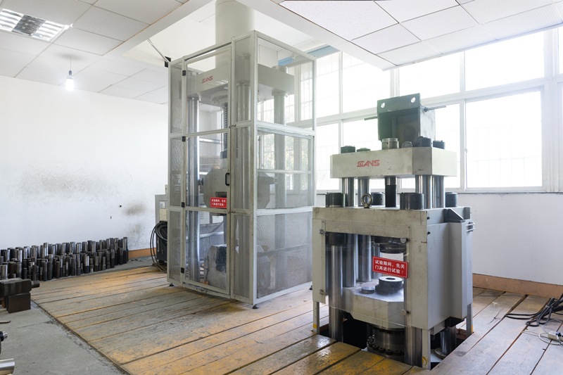 200ТОН-ЕЛЕКТРО-СЕРВО-МАШИНА ЗА ТЕСТИРАЊЕ