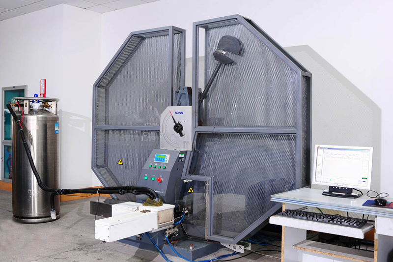 МАШИНА ЗА ИСПИТИВАЊЕ УДАРА